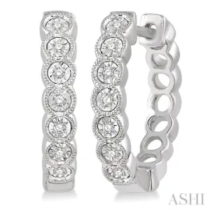 1/10 Ctw Lattice Round Cut Diamond Hoop Earrings in 10K White Gold