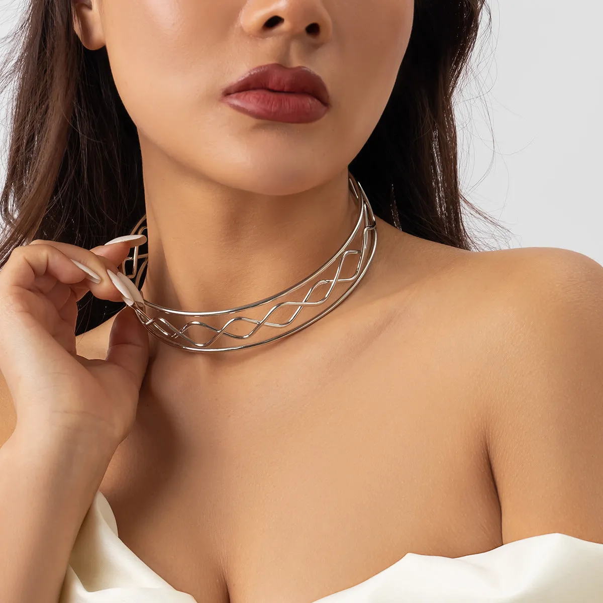 Cross Profile Metal Choker Necklace from Vienna Verve Collection