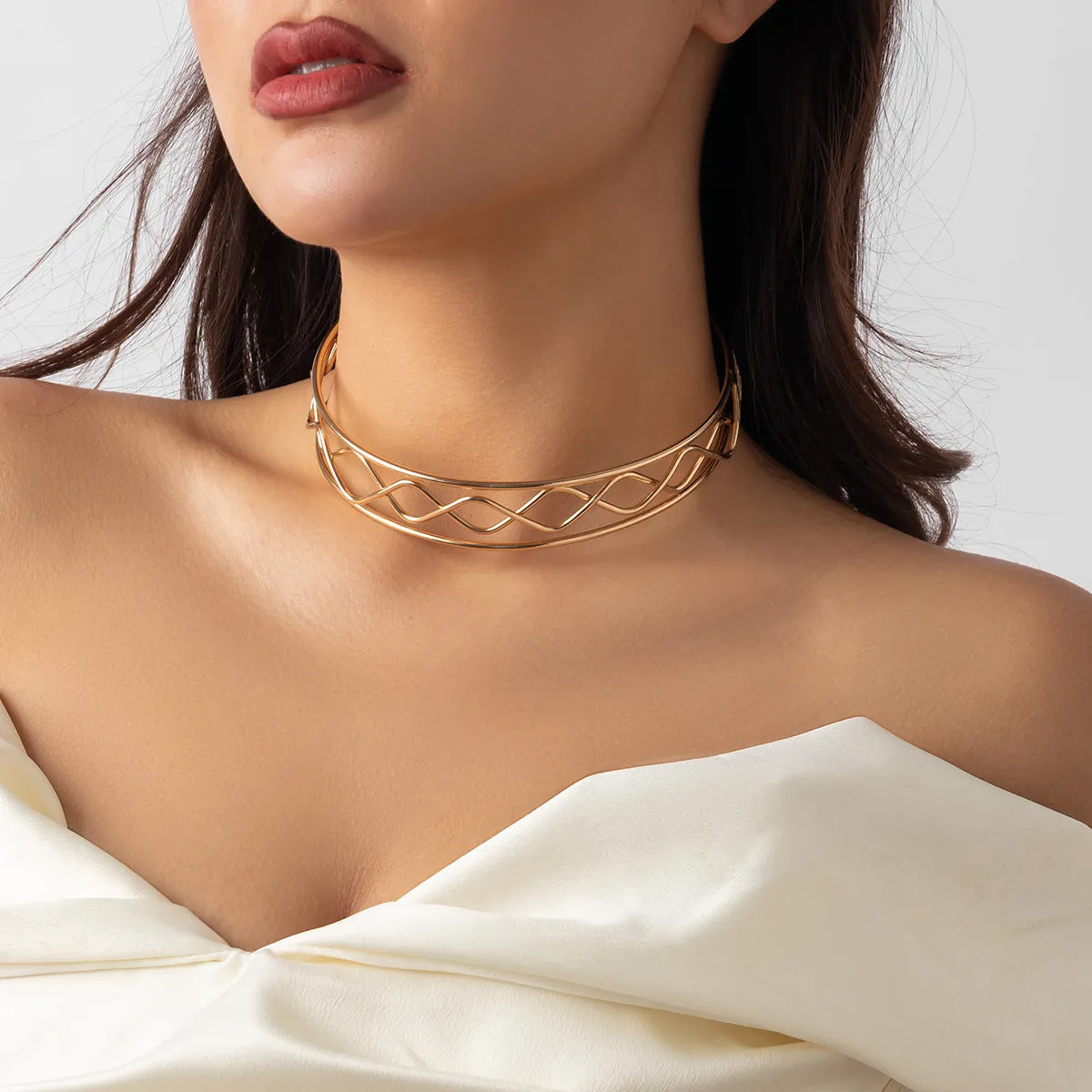 Cross Profile Metal Choker Necklace from Vienna Verve Collection