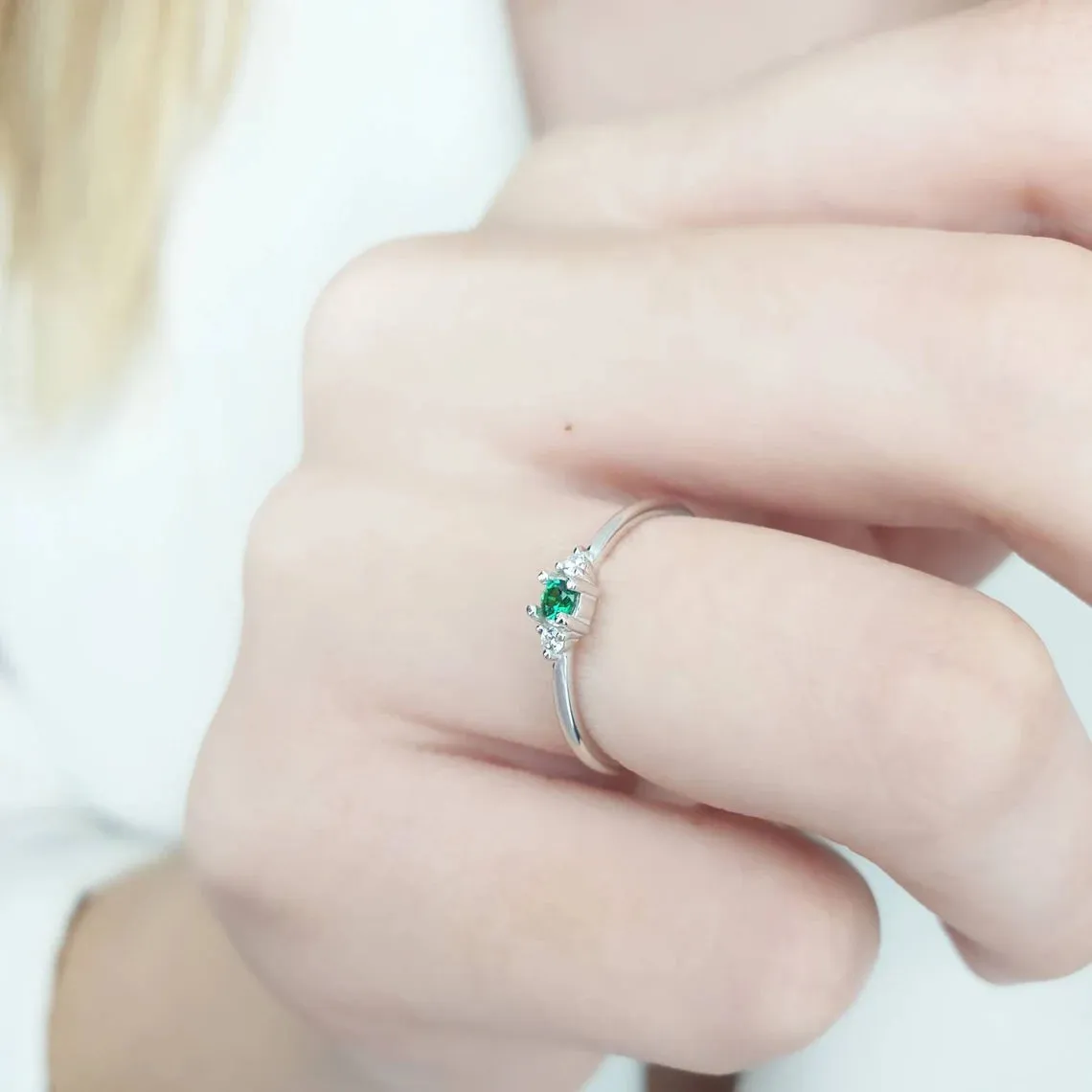 Diamond eye ring emerald