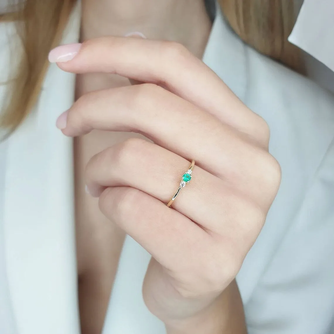 Diamond eye ring emerald