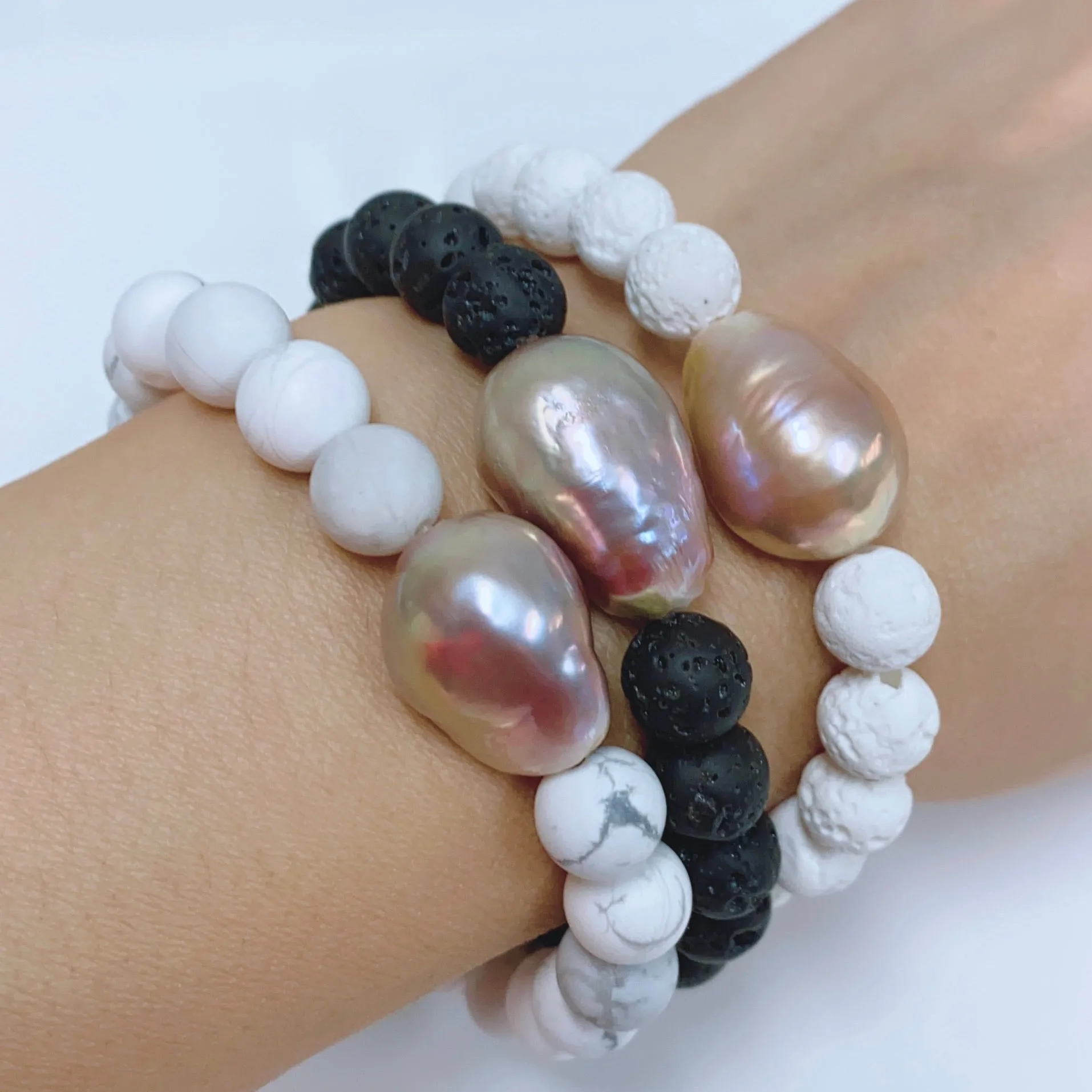 Edison pearl and gemstone stretchy bracelet (B538)