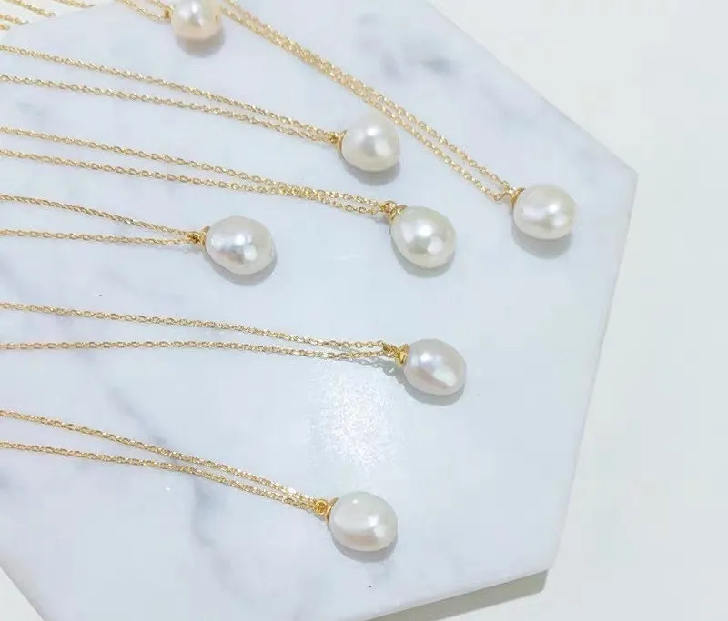 Elegant Baroque Pearl Necklace