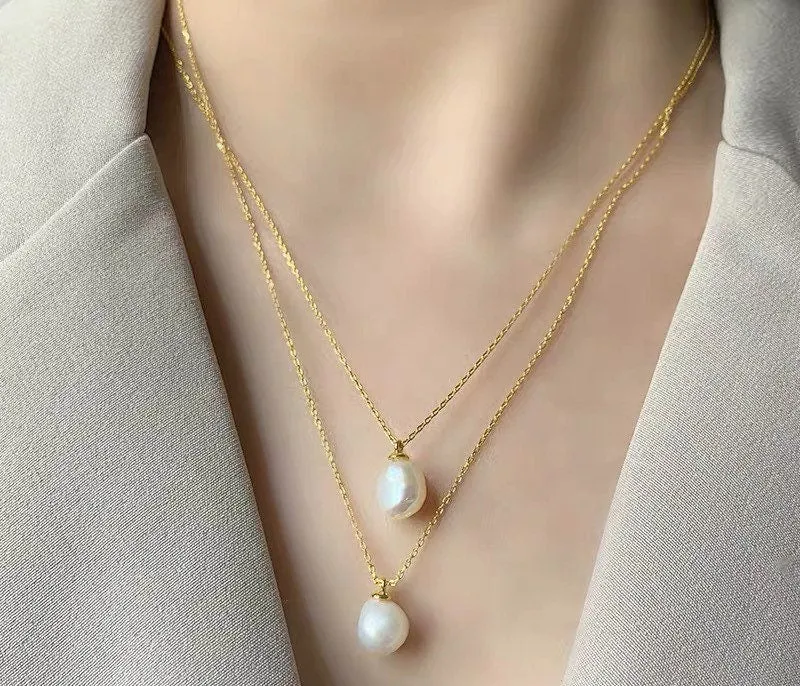 Elegant Baroque Pearl Necklace