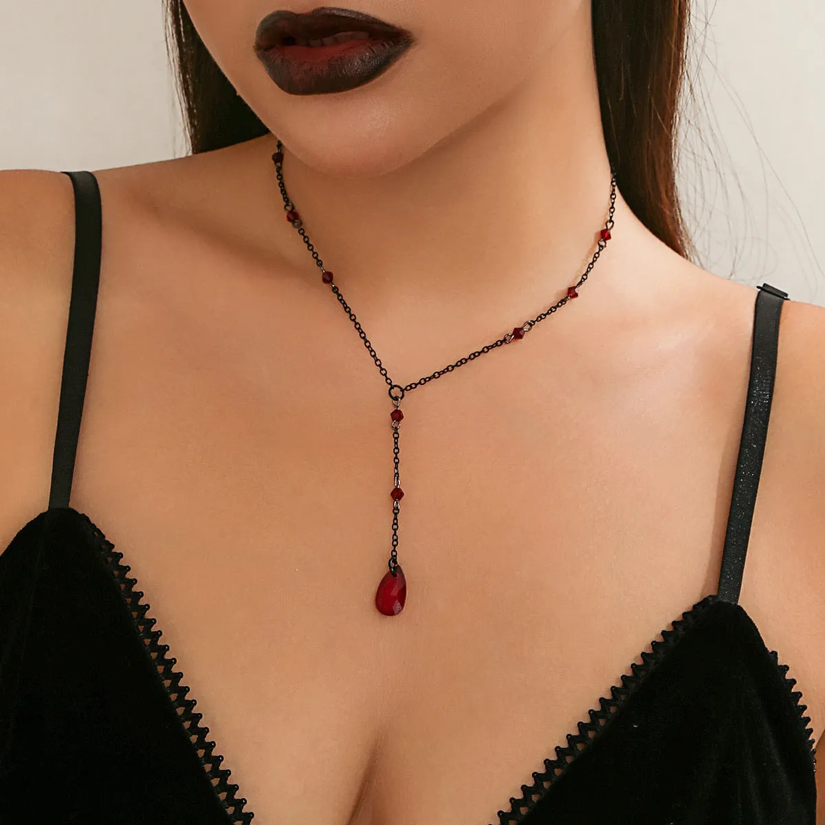 European and American Vintage Gothic Blood Drop Tassel Necklace - Stylish Metal Water Drop Choker