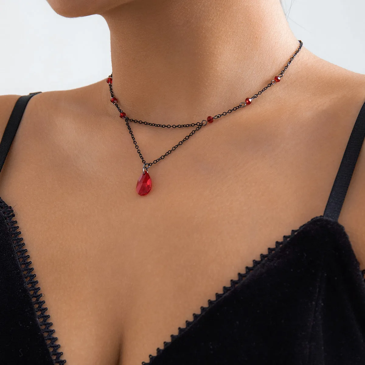 European and American Vintage Gothic Blood Drop Tassel Necklace - Stylish Metal Water Drop Choker