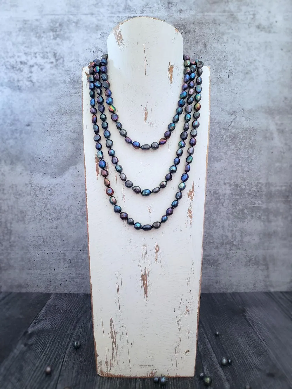 Peacock Pearl Necklace - Semi Baroque