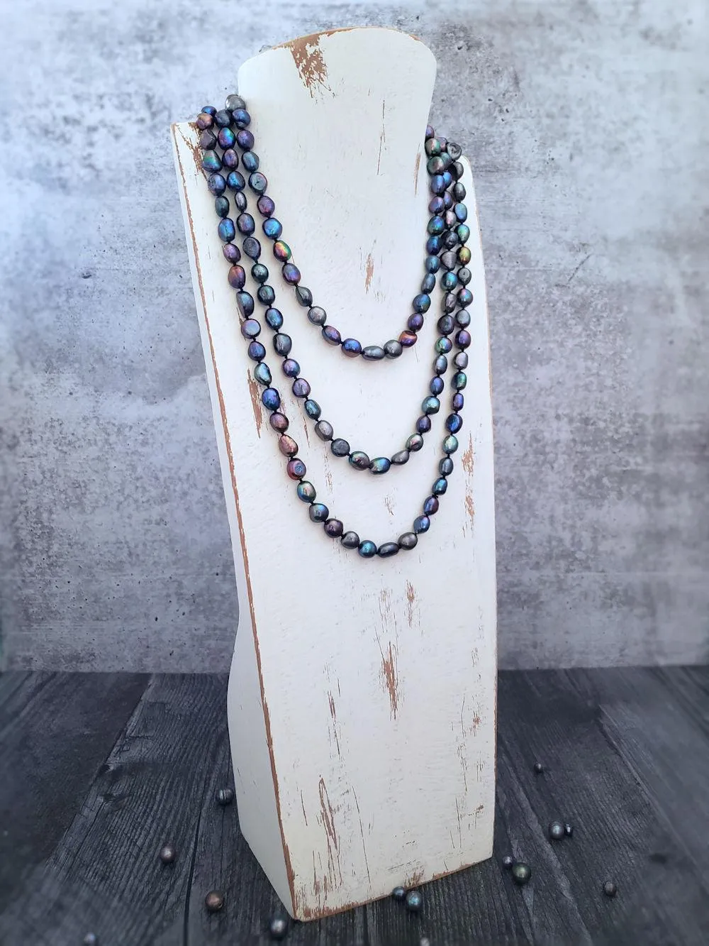 Peacock Pearl Necklace - Semi Baroque