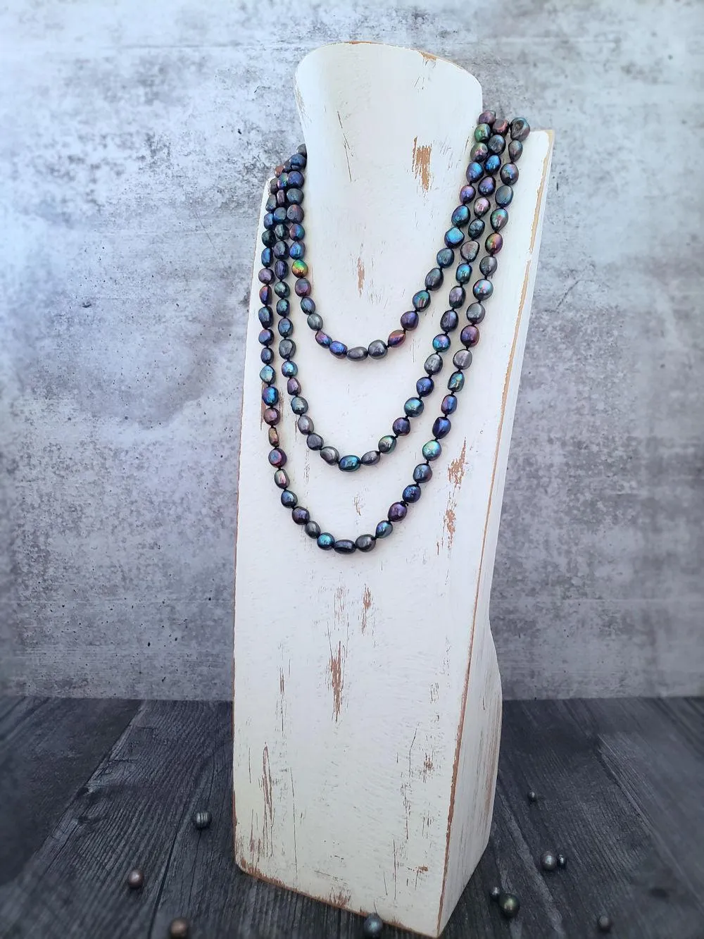 Peacock Pearl Necklace - Semi Baroque