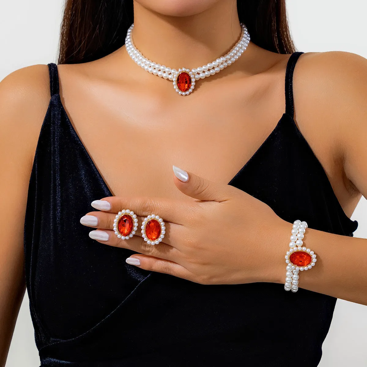 Retro Style Multilayer Choker Necklace with Gemstone Pearls