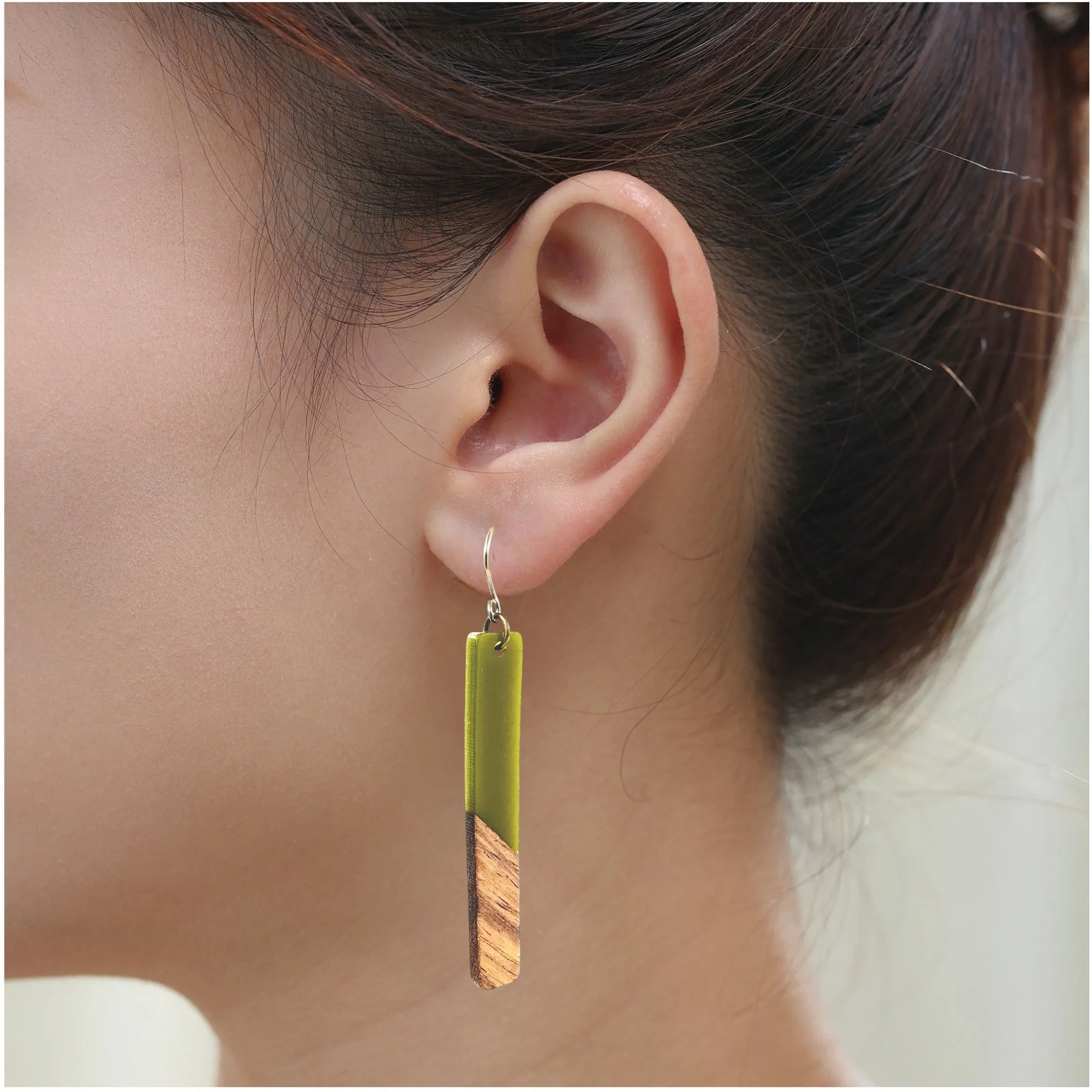 Translucent wood earrings