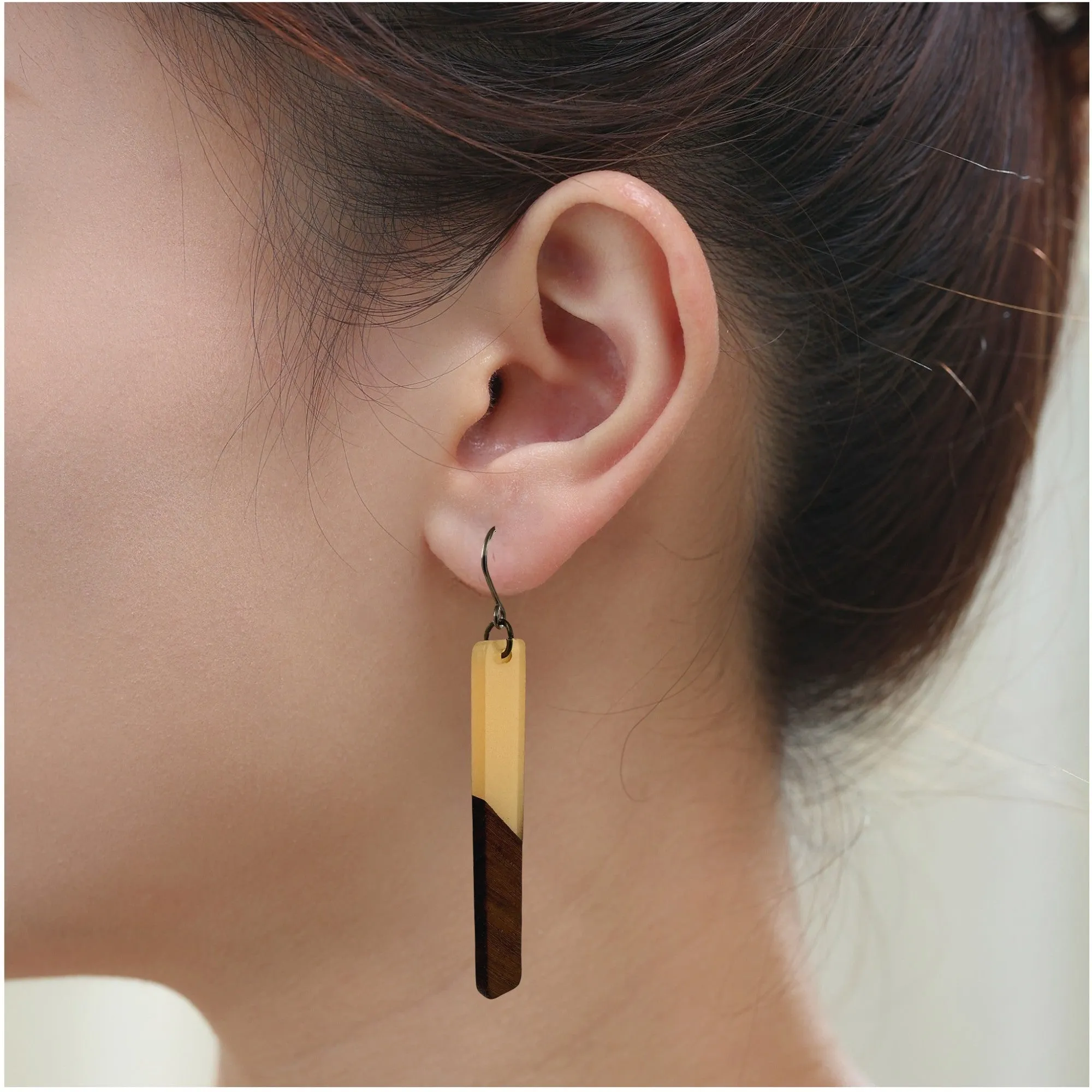 Translucent wood earrings