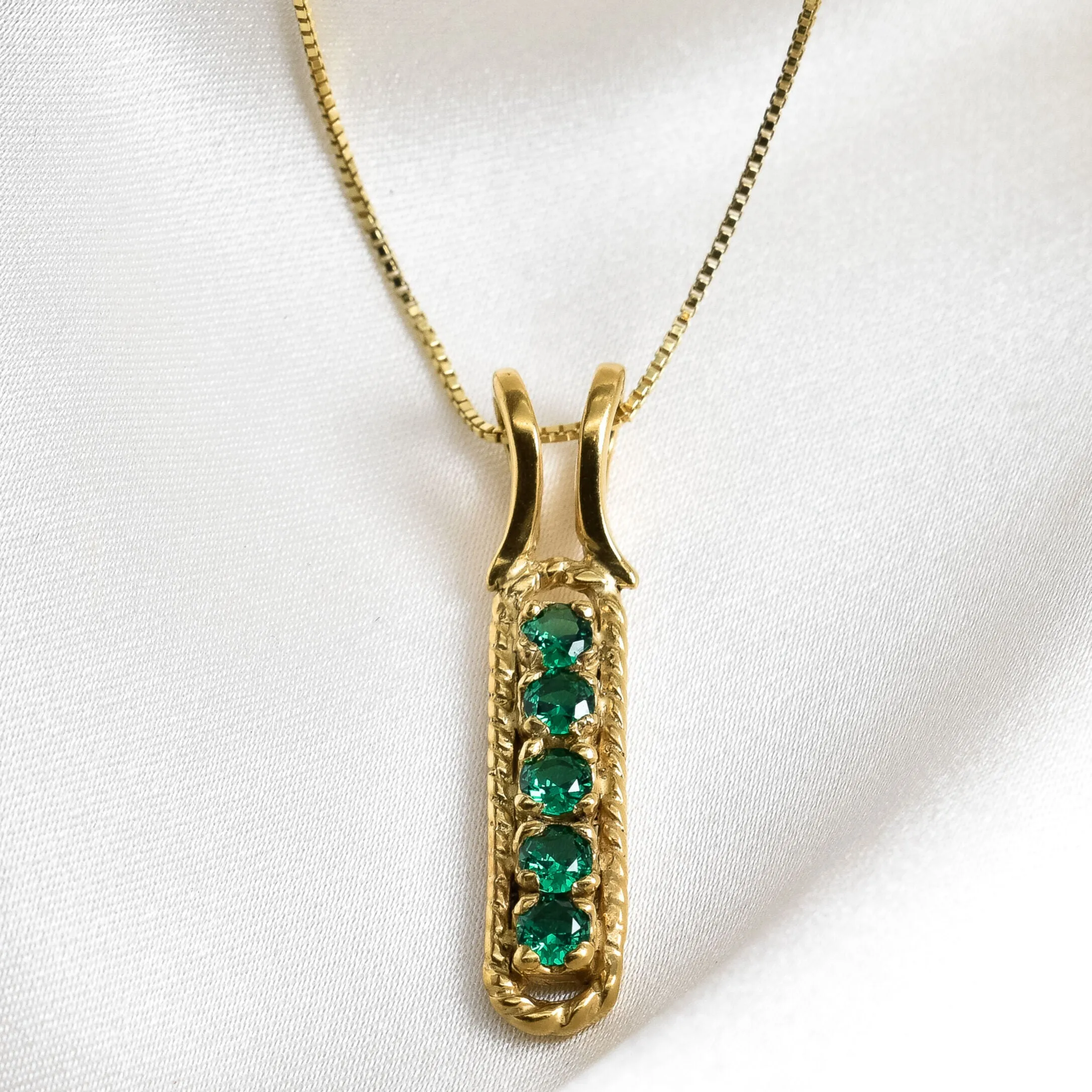 Vertical Emerald Pendant - Green Vintage Necklace -Gold Emerald Necklace